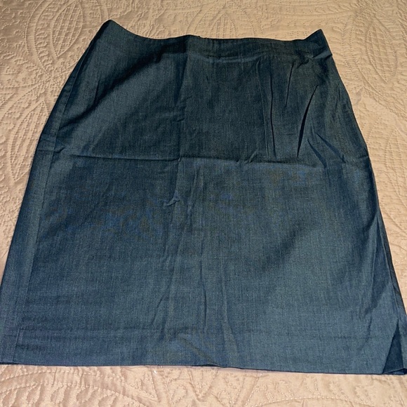 Loft Denim Color Pencil Skirt - Never Worn! - Picture 1 of 4